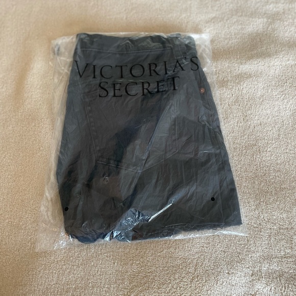 PINK Victoria Secret Shorts - Size 30 - Picture 9 of 10